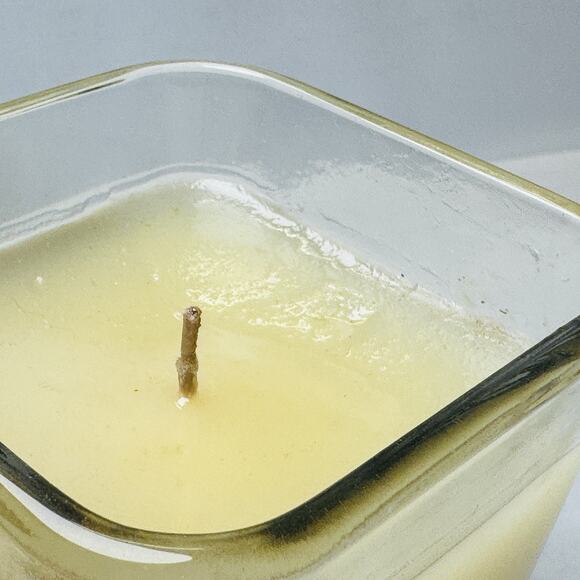 Aromatique Vanilla Scented Candle 9 oz in Glass Decorative Cube with Gift Box - Picture 8 of 8